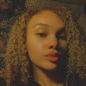 Meet your Posher, Maya